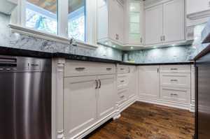 Traditional Kitchens-113
