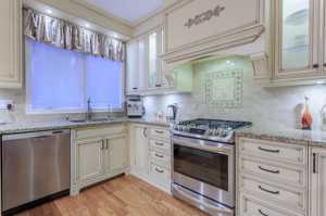 Traditional Kitchens-8